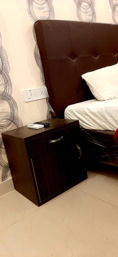 Hotel Hollywood Zirakpur Dış mekan fotoğraf