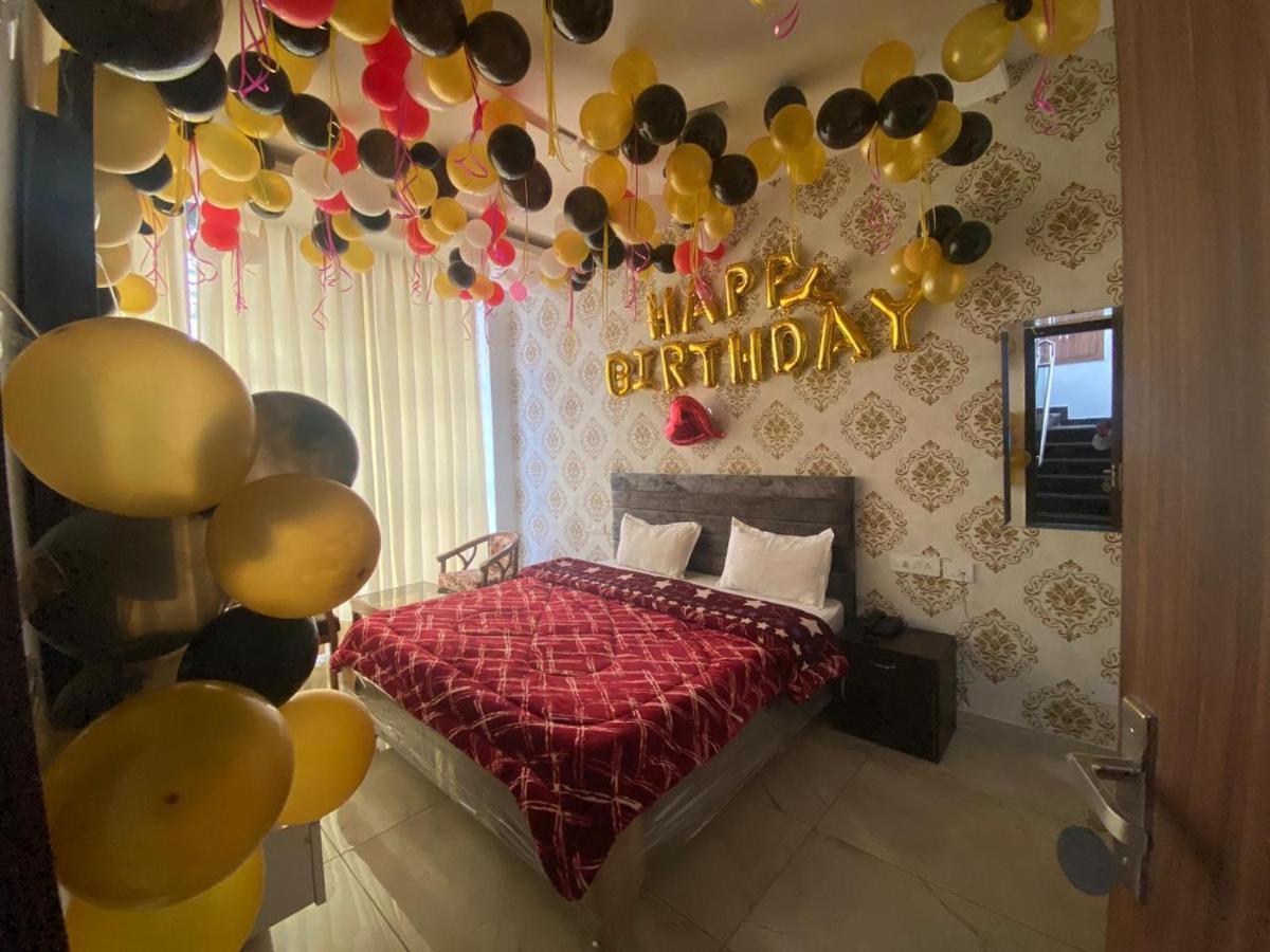 Hotel Hollywood Zirakpur Dış mekan fotoğraf