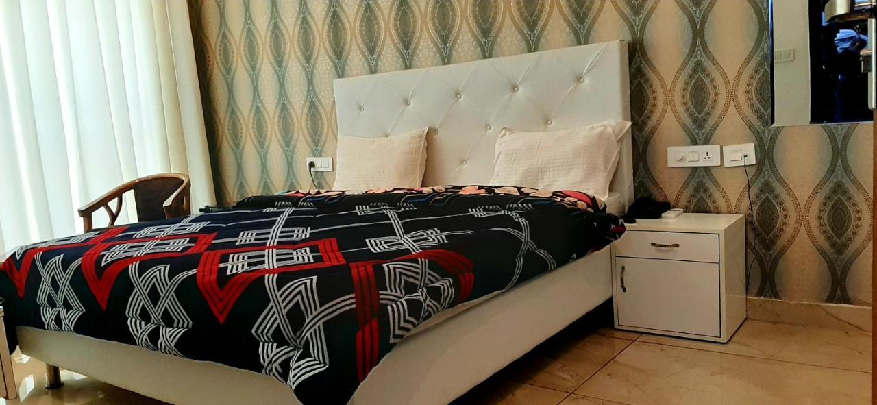 Hotel Hollywood Zirakpur Dış mekan fotoğraf