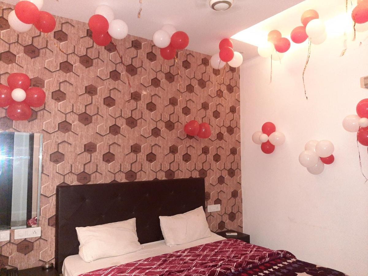 Hotel Hollywood Zirakpur Dış mekan fotoğraf