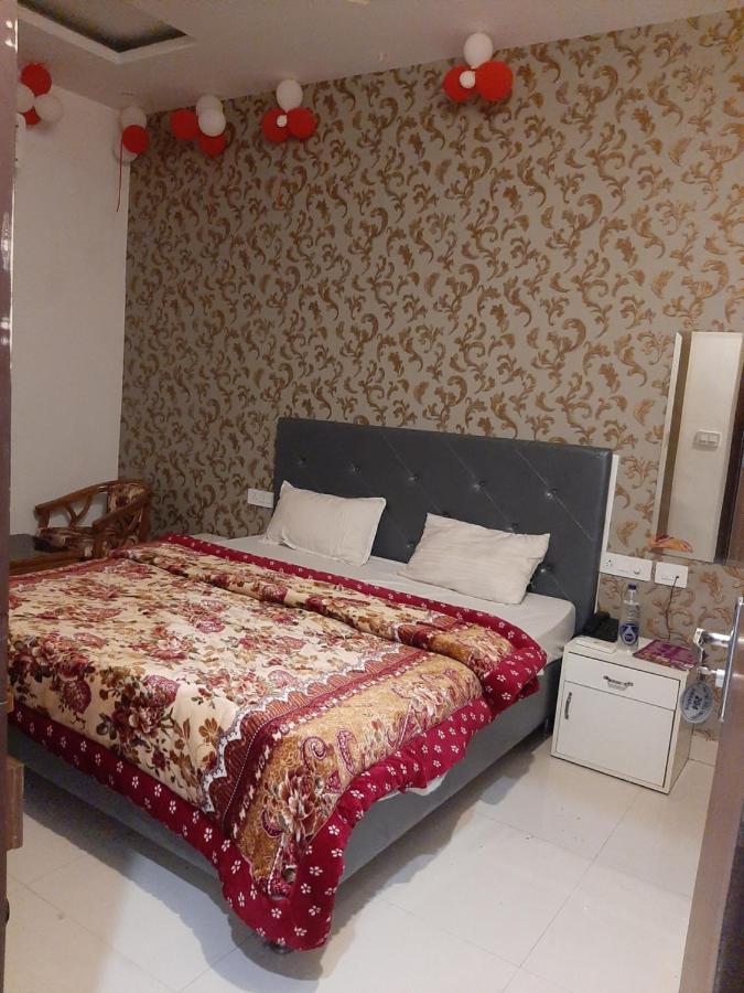 Hotel Hollywood Zirakpur Dış mekan fotoğraf
