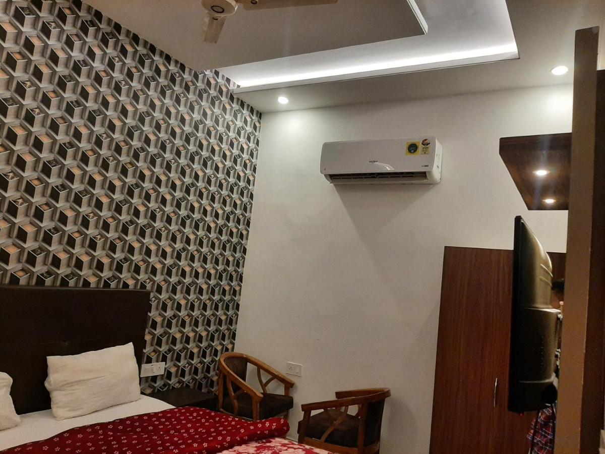 Hotel Hollywood Zirakpur Dış mekan fotoğraf