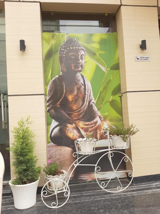 Hotel Hollywood Zirakpur Dış mekan fotoğraf