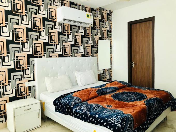 Hotel Hollywood Zirakpur Dış mekan fotoğraf