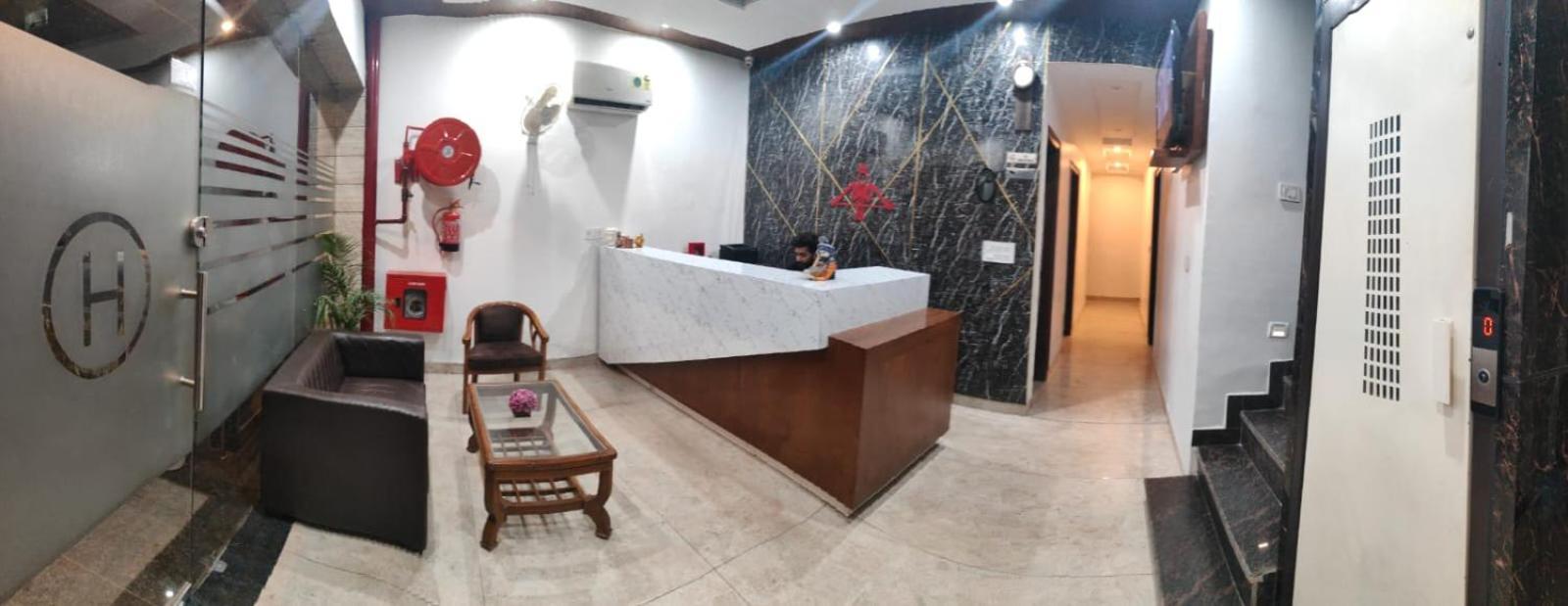 Hotel Hollywood Zirakpur Dış mekan fotoğraf